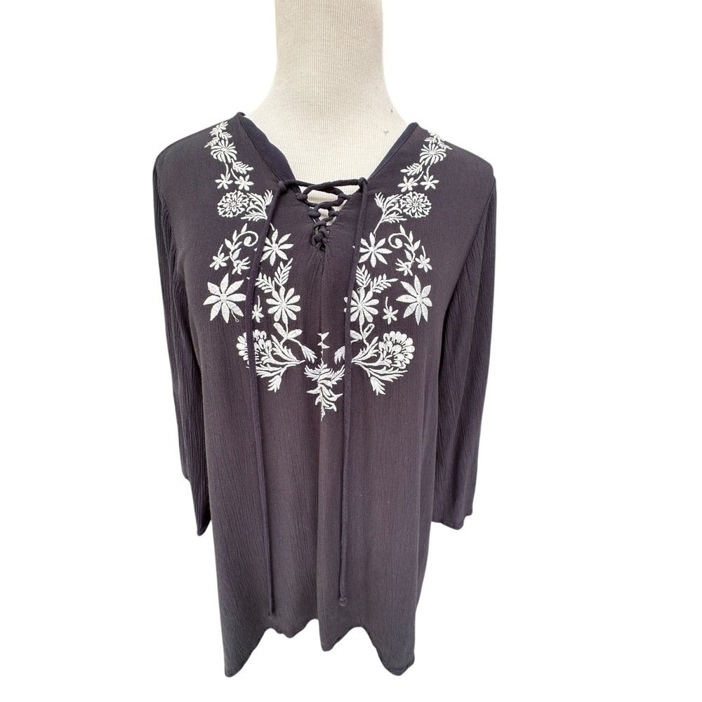 New Directions Blouse Womens Medium Grey Boho Floral Embroidered Rayon Lace Up